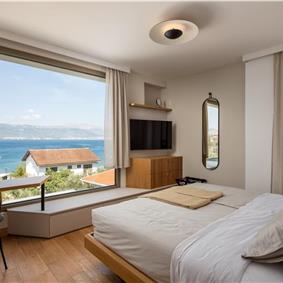 4-Bedroom Luxury Villa with Heated Pool, Ciovo near Trogir – Sleeps 8